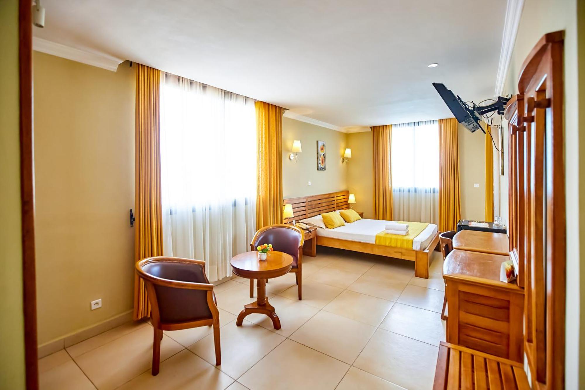 Anjary Hotel Антананариву Экстерьер фото