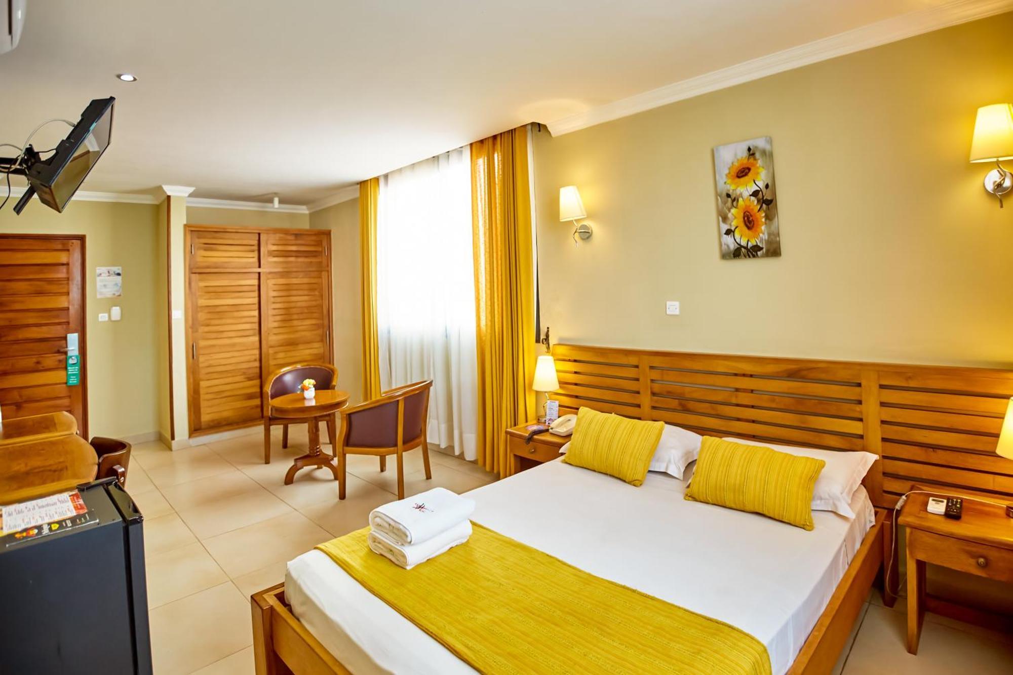 Anjary Hotel Антананариву Экстерьер фото