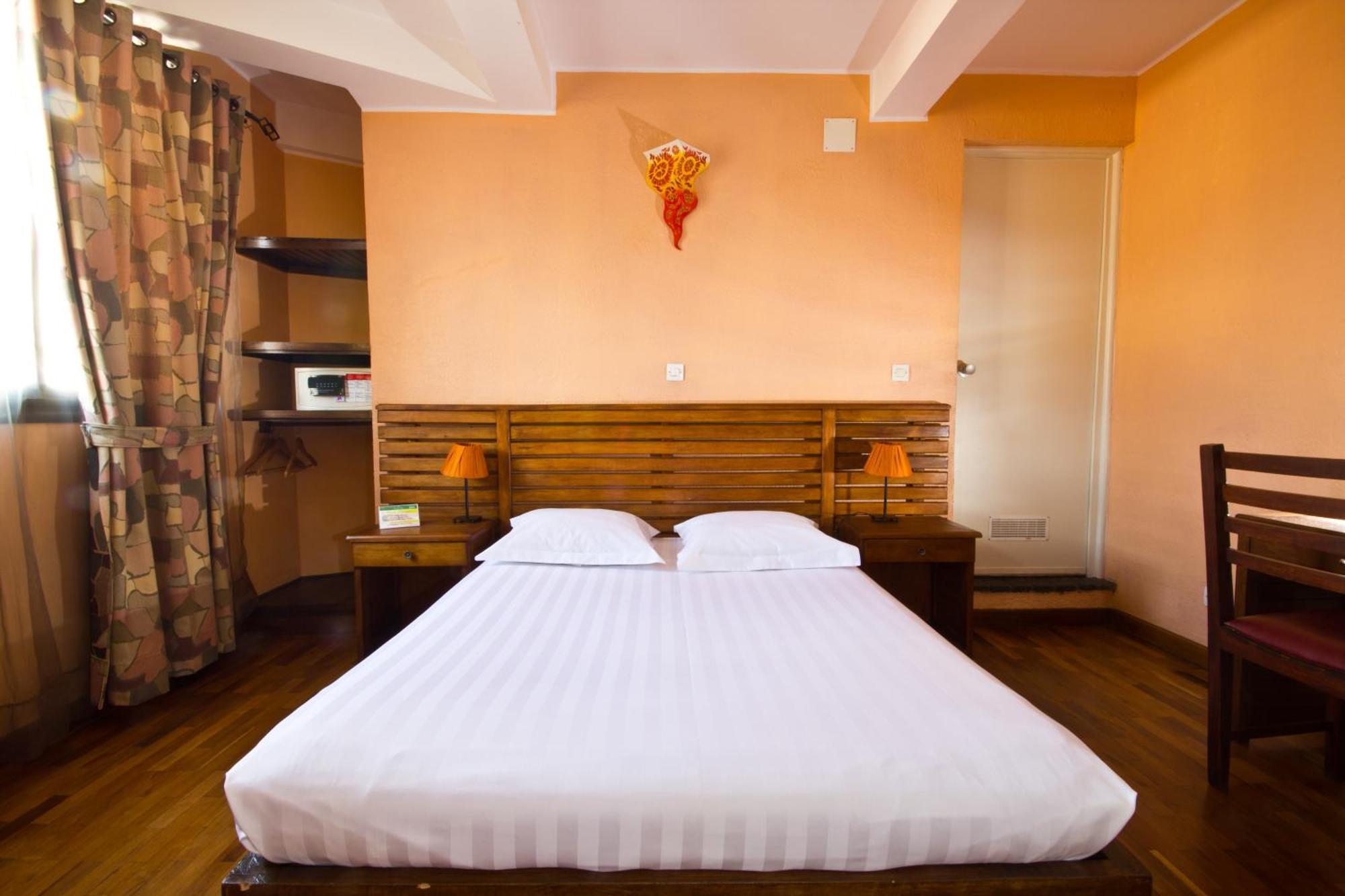 Anjary Hotel Антананариву Номер фото