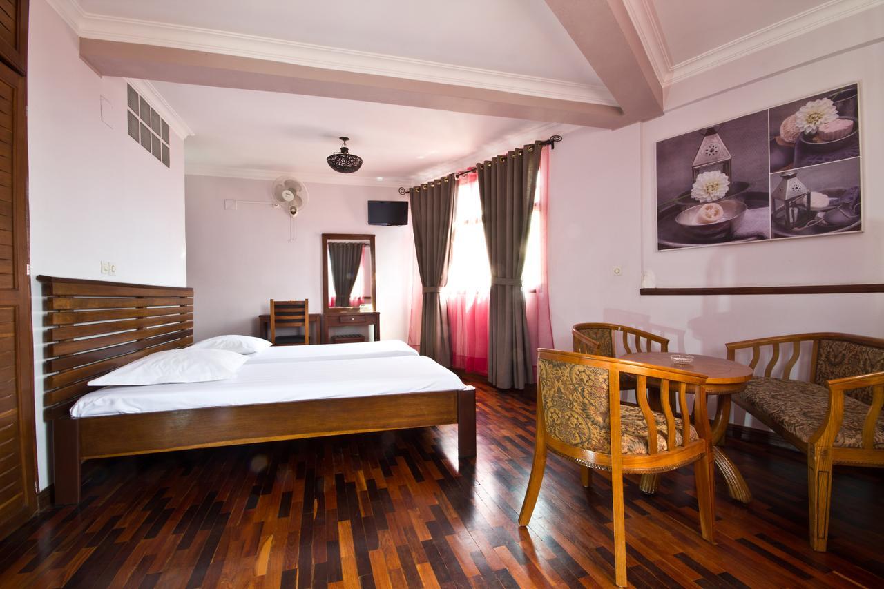 Anjary Hotel Антананариву Экстерьер фото