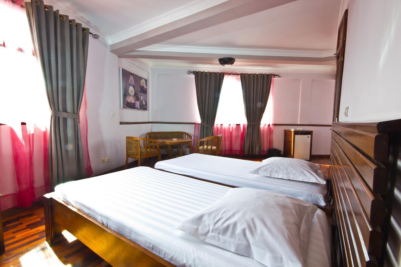 Anjary Hotel Антананариву Экстерьер фото