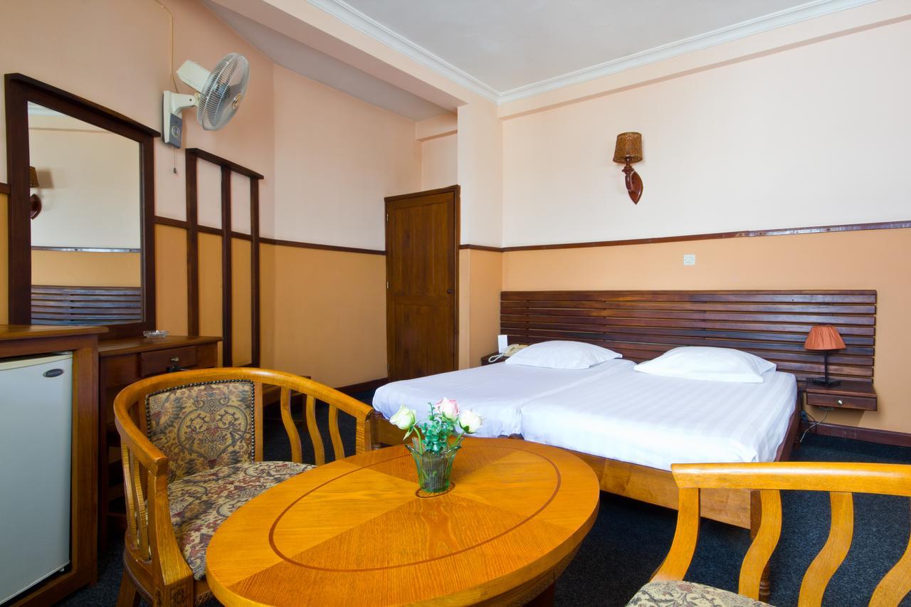Anjary Hotel Антананариву Экстерьер фото
